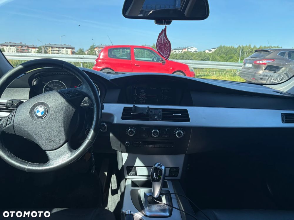 BMW Seria 5 525d - 8