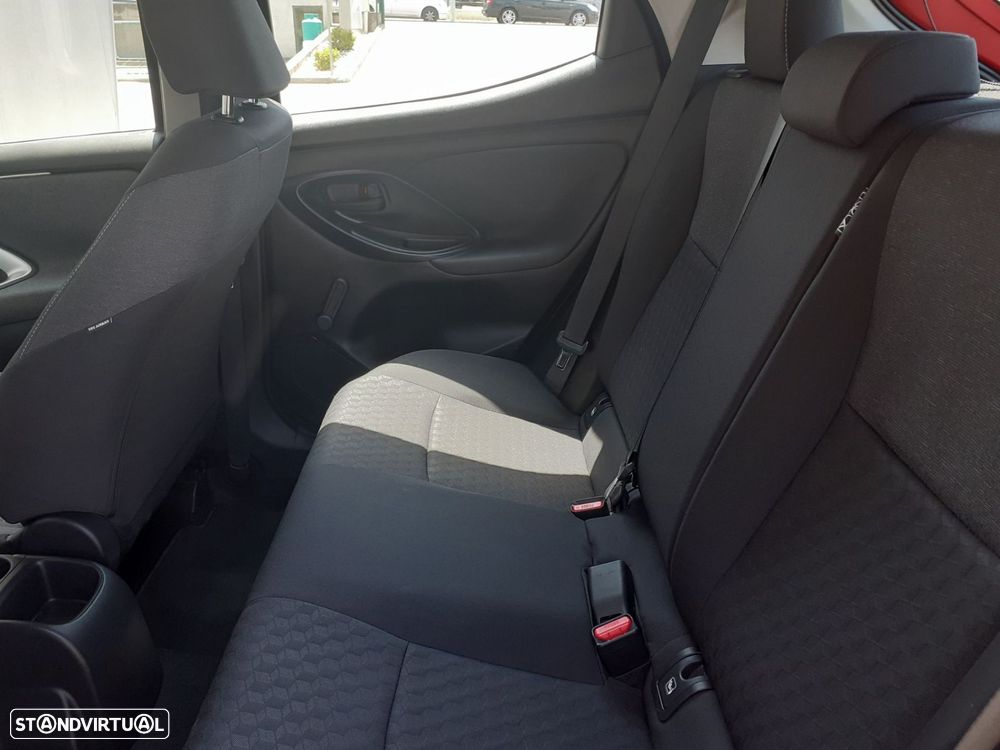 Toyota Yaris - 12