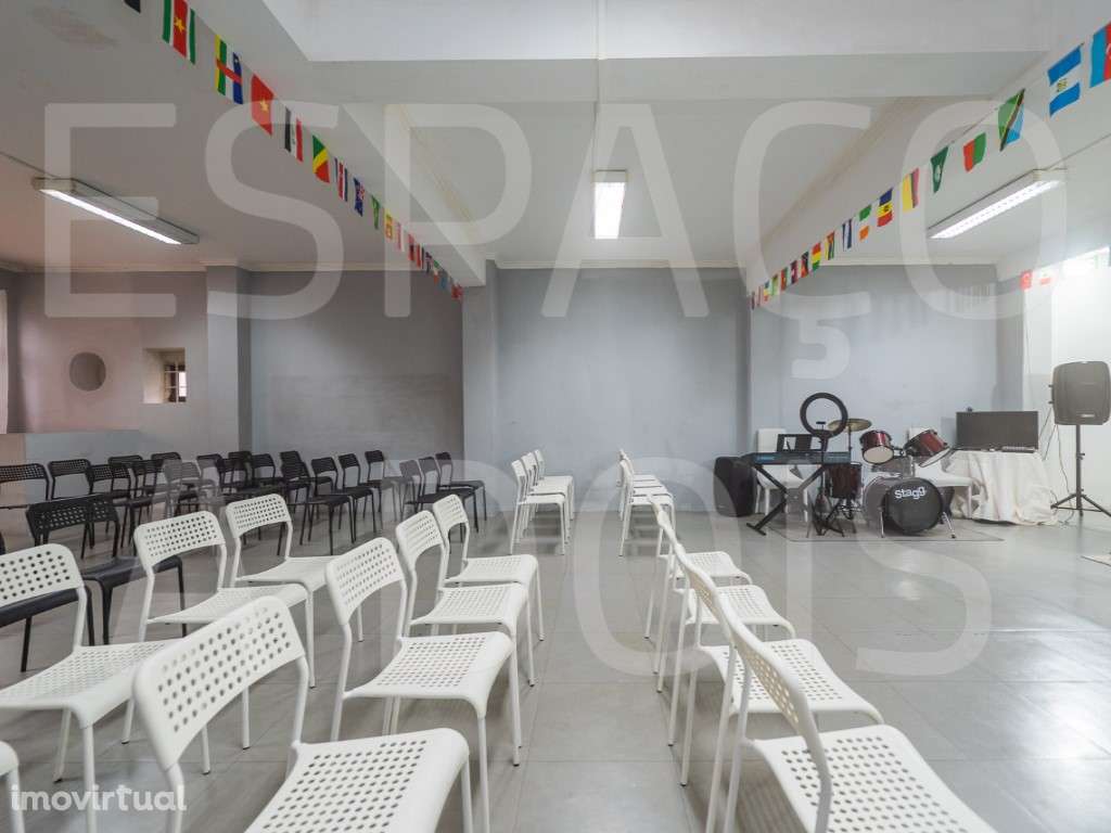 Escritório amplo, Luminoso, com uma área excelente! Pendão - Queluz - Grande imagem: 4/31