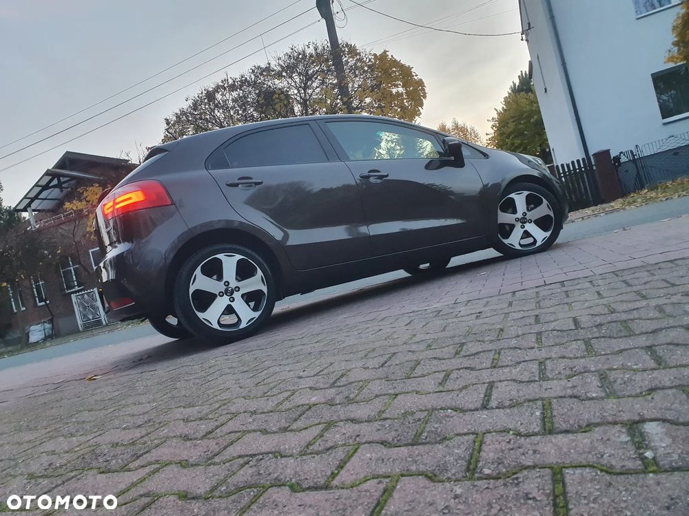 Kia Rio 1.4 XL Business Line - 23