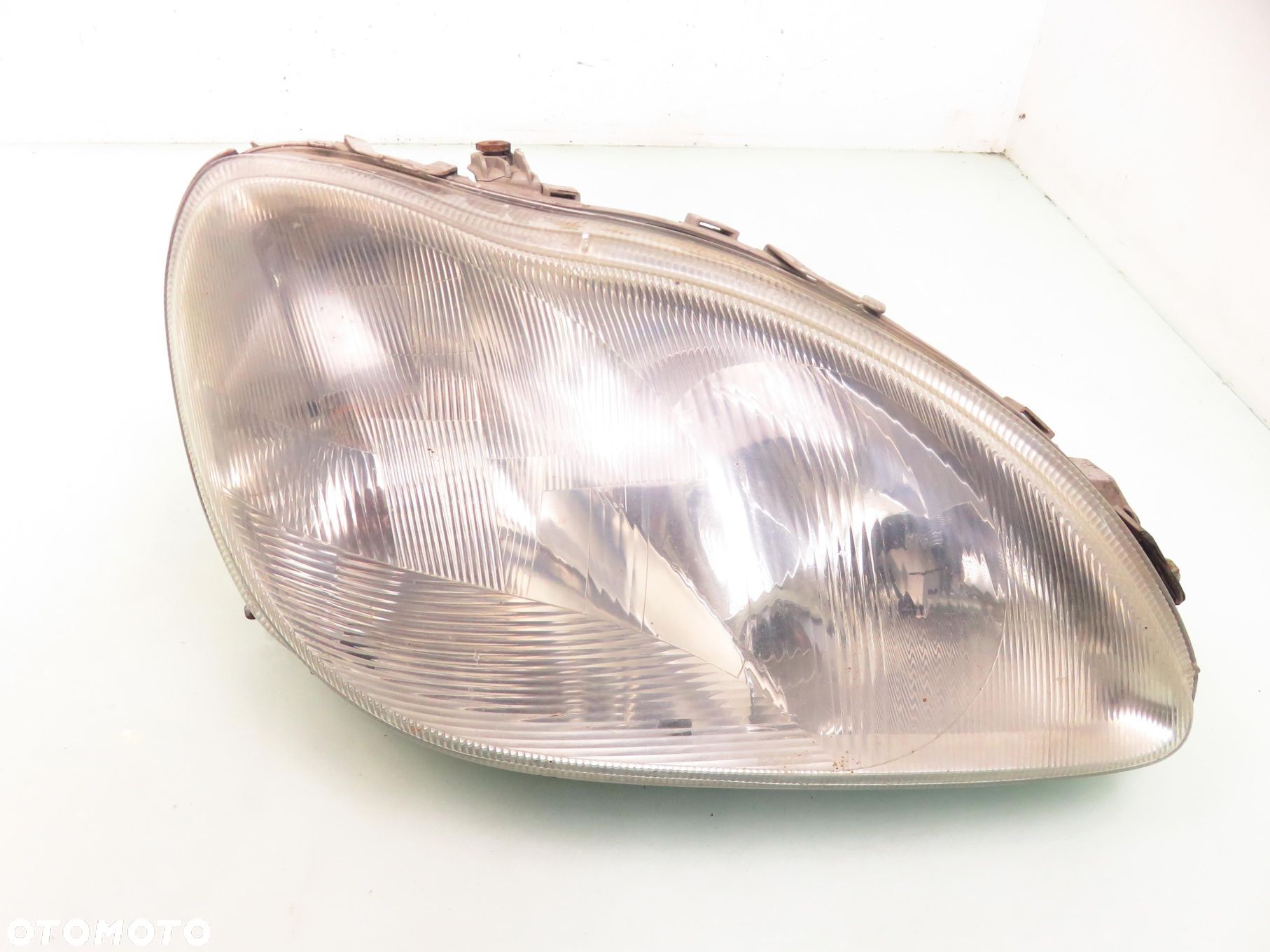 LAMPA PRAWA PRZEDNIA MERCEDES W220 0301153272 - 1