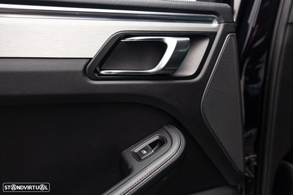 Porsche Macan Turbo - 41