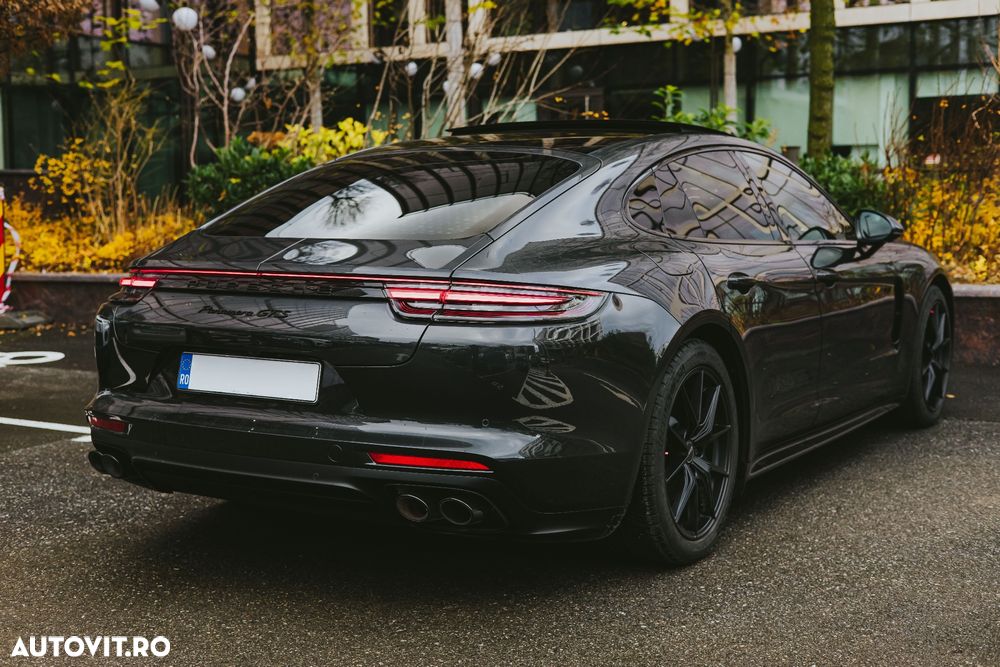 Porsche Panamera - 8