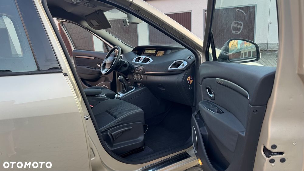 Renault Scenic 1.6 16V 110 Xmod Paris - 19