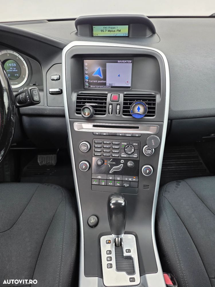 Volvo XC 60 D5 AWD Aut. Momentum - 11