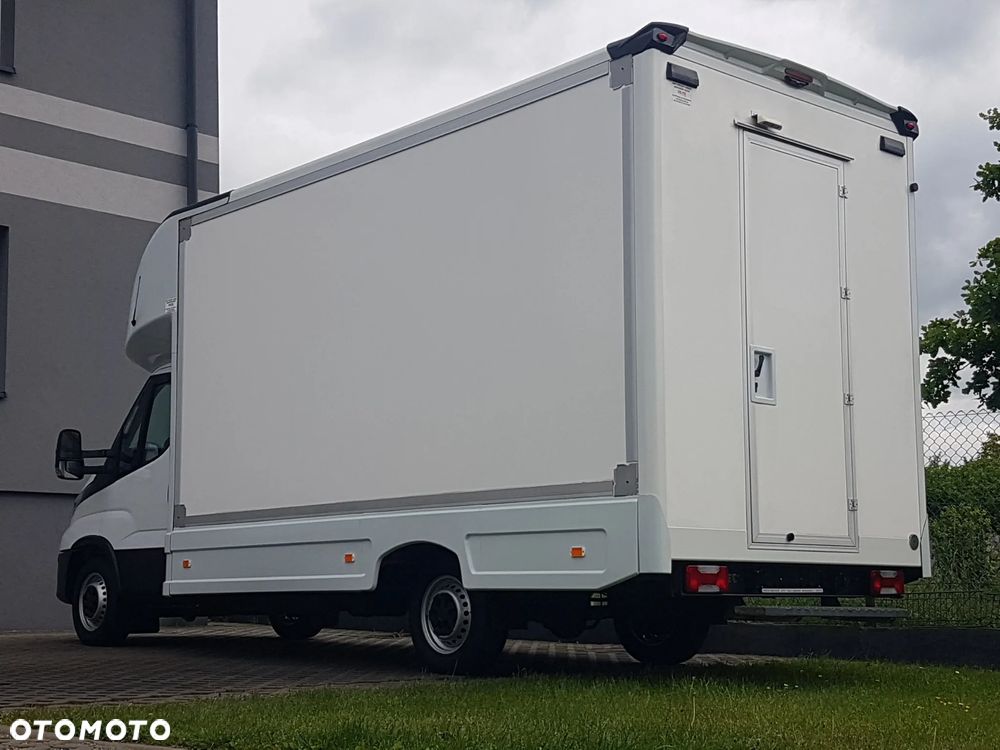 Iveco DAILY KONTENER NISKOPODŁOGOWY 4,43x2,23x2,42 SKLEP FOODTRUCK BAR KLIMA KONIOWÓZ KAMPER - 29