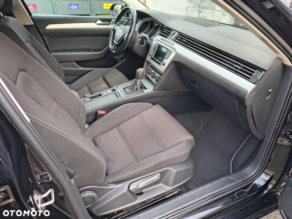 Volkswagen Passat - 21
