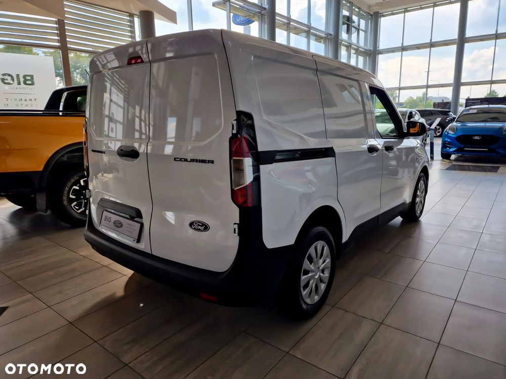 Ford Transit Courier - 4