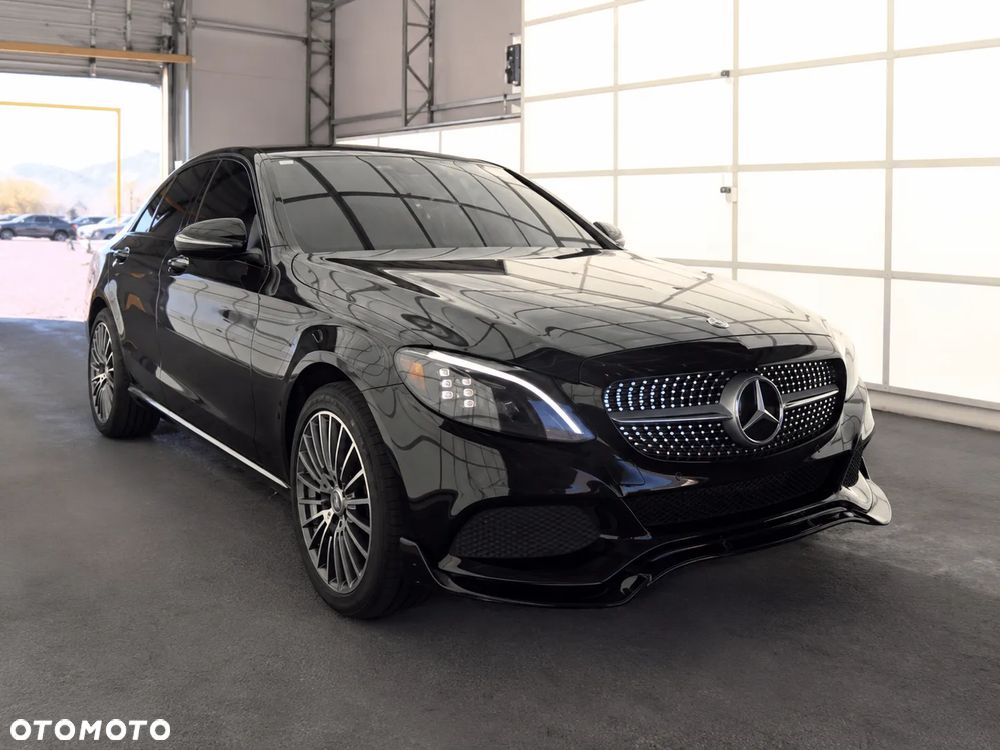 Mercedes-Benz Klasa C 300 7G-TRONIC AMG Line - 2