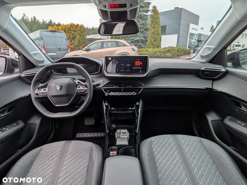 Peugeot 208 - 11