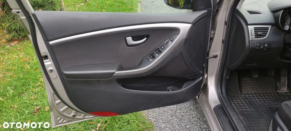 Hyundai i30 1.6 GDI Premium - 9