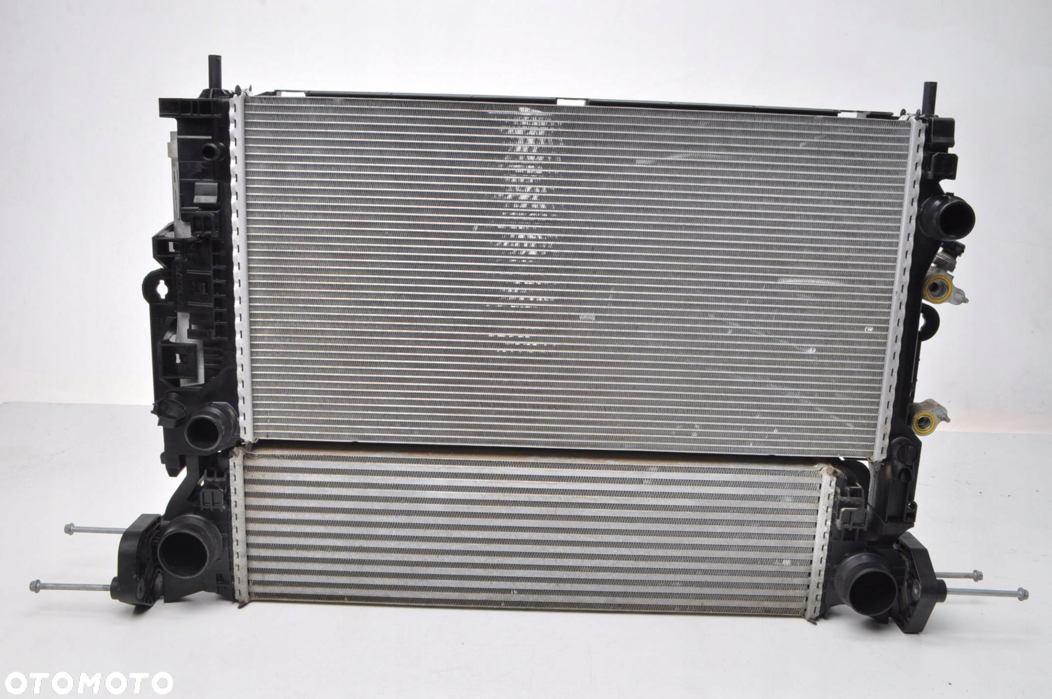 VOLVO D4 D5 T4 T5 T6 T8 CHŁODNICA  32224829 32252573 32252574 31338306 - 1