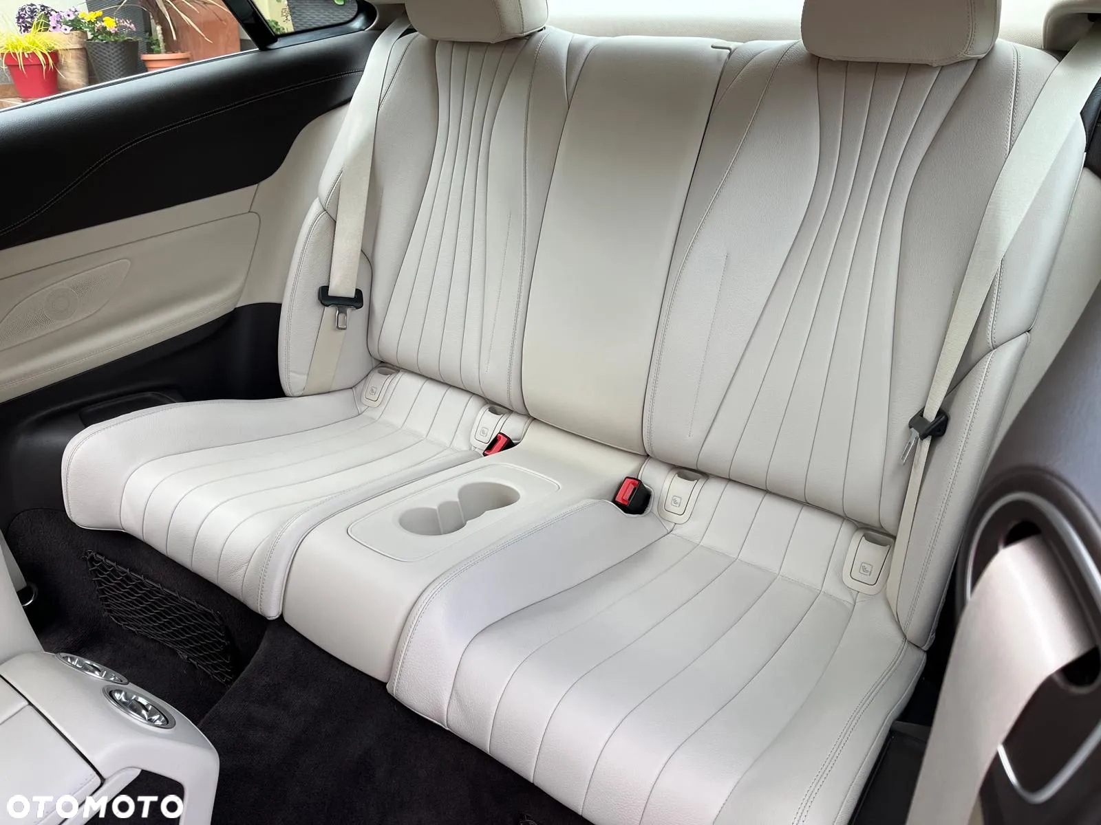 Mercedes-Benz Klasa E 220 d Coupe 4-Matic 9G-TRONIC - 34