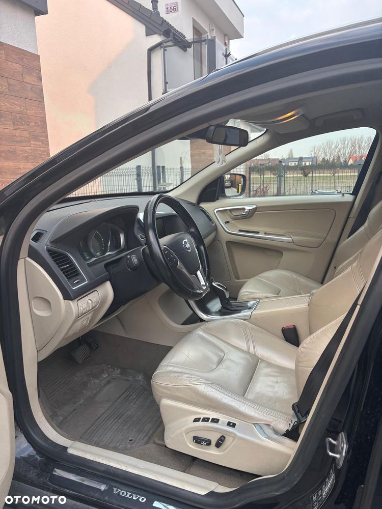 Volvo XC 60 D4 AWD Summum - 5