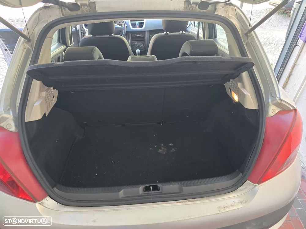 Peugeot 207 1.4 16V Active - 10