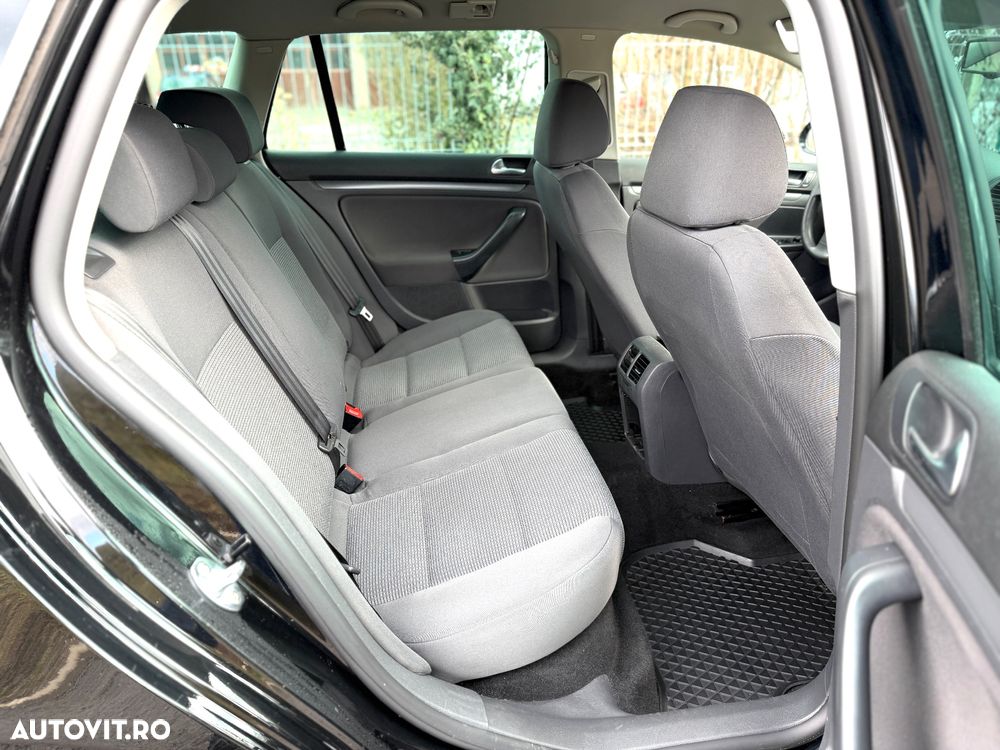 Volkswagen Golf - 11