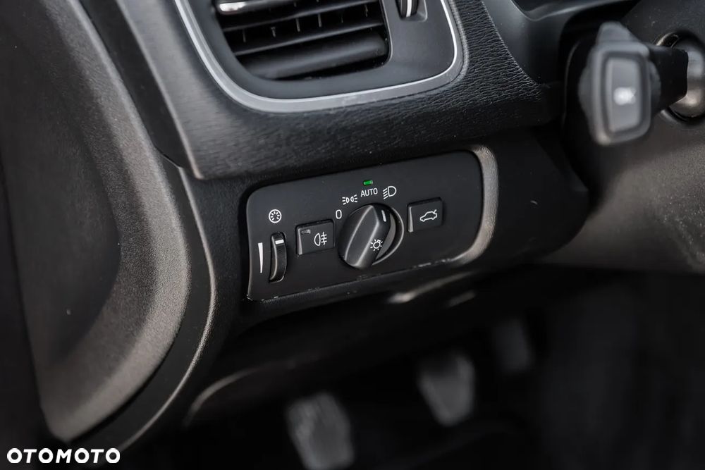 Volvo V40 Cross Country D4 Summum - 19