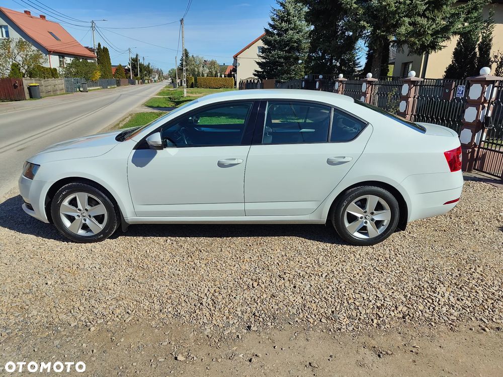 Skoda Octavia 1.5 TSI ACT Style DSG - 2