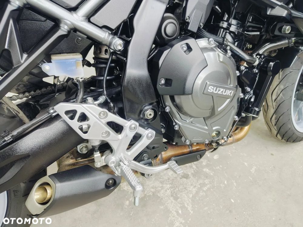 Suzuki GSX - 8