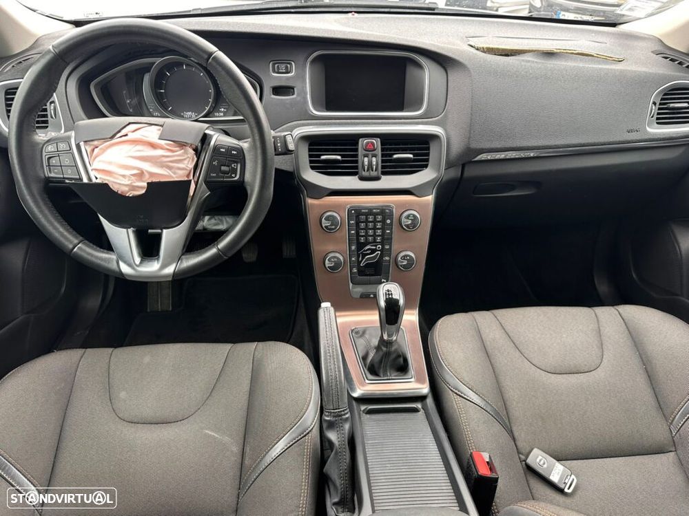 Volvo V40 Cross Country 2.0 D2 de 2017 para peças - 15