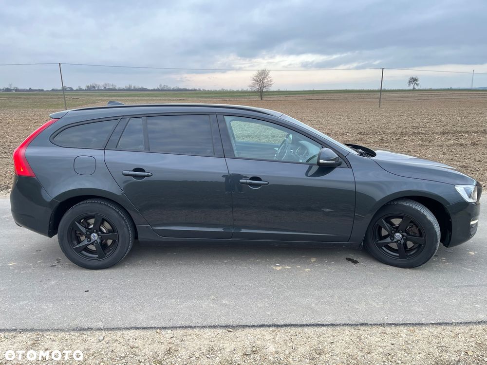 Volvo V60 D3 Drive-E Dynamic Edition (Momentum) - 16