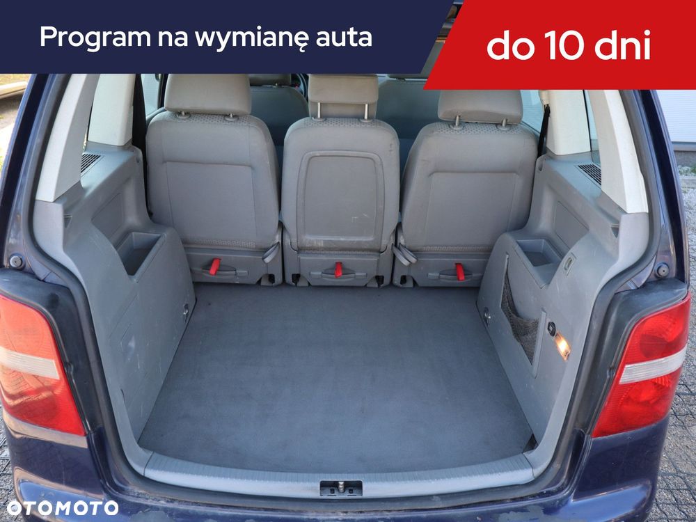 Volkswagen Touran - 14