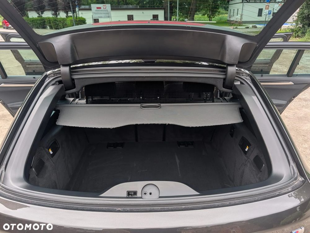 BMW Seria 5 520d M Sport - 12