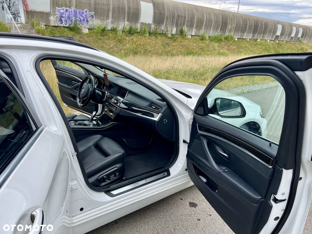 BMW Seria 5 530d xDrive Luxury Line - 18