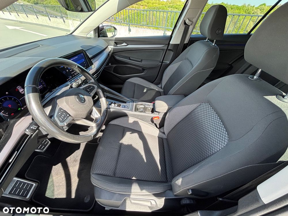 Volkswagen Golf 1.5 eTSI Active DSG - 17
