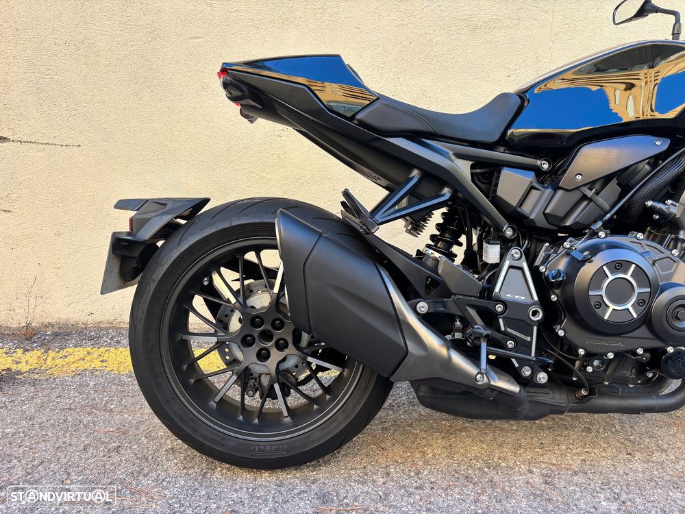 Honda CB 1000RA Black Edition - 10
