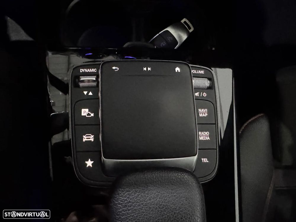 Mercedes-Benz A 250 e AMG Line - 27