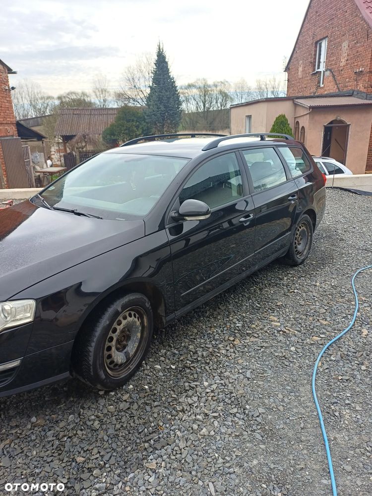 Volkswagen Passat 1.9 TDI Highline - 2