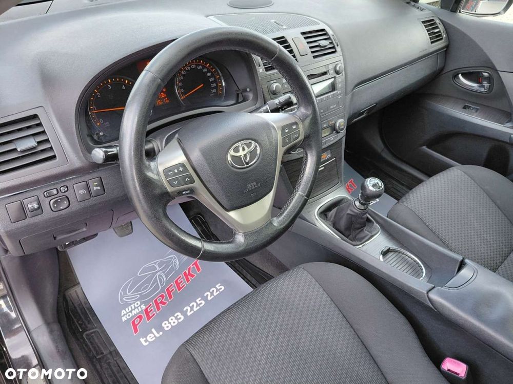 Toyota Avensis - 10