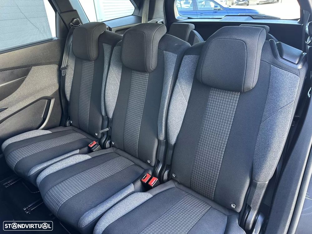 Peugeot 5008 1.2 PureTech Allure Pack EAT8 - 36