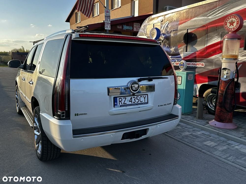 Cadillac Escalade - 10