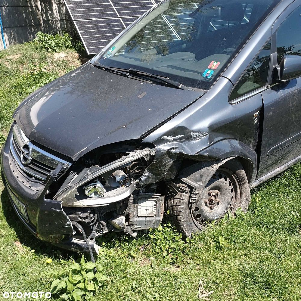 Opel Zafira 2010 photo 5