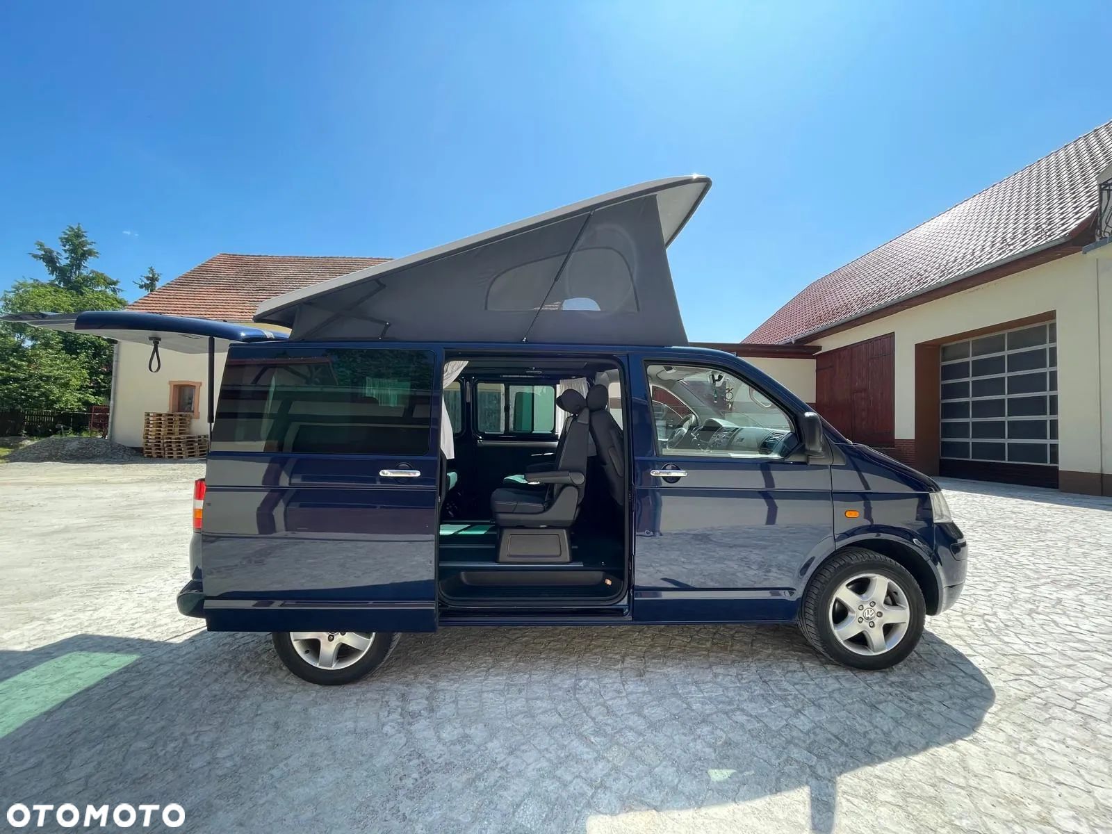 Volkswagen Multivan - 1