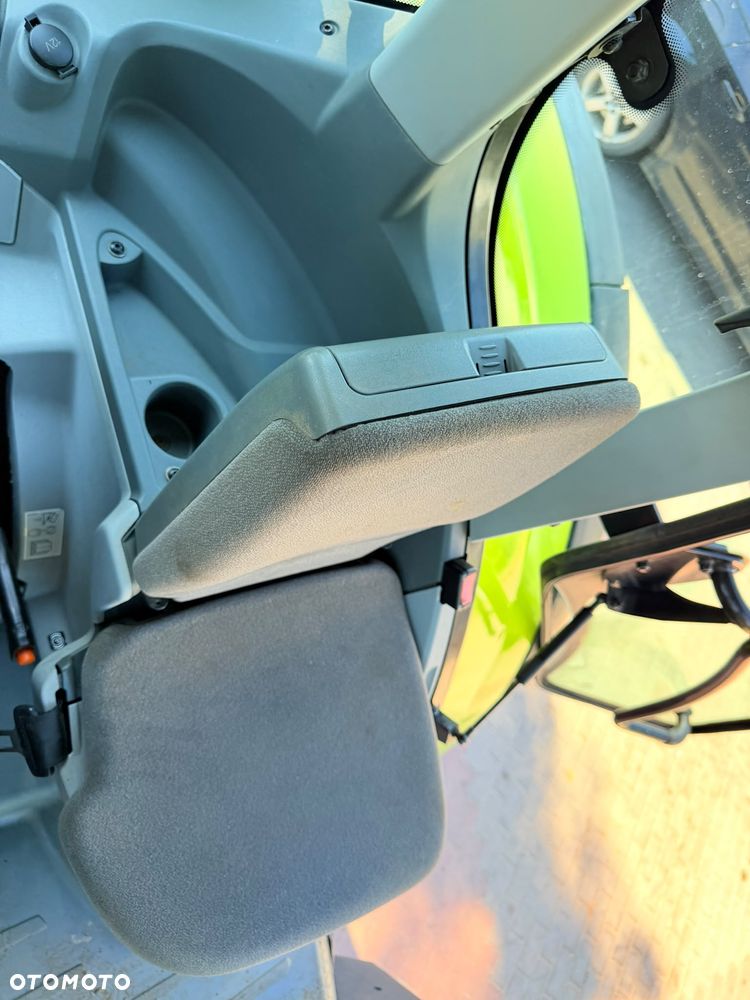 Claas Arion 650 - 15
