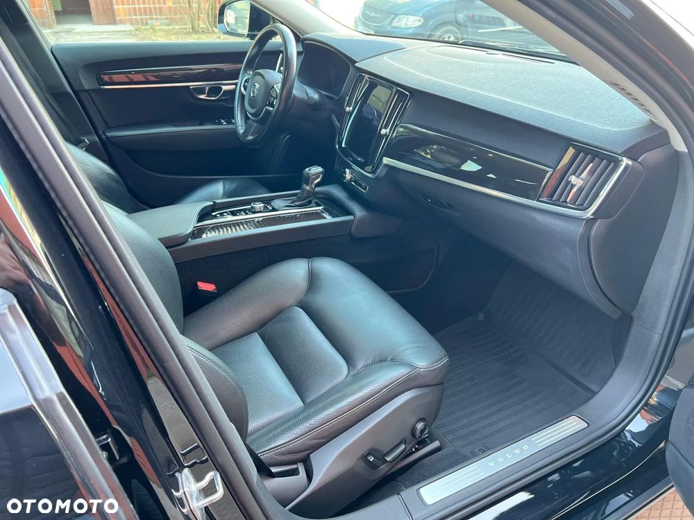 Volvo S90 T5 Momentum - 25