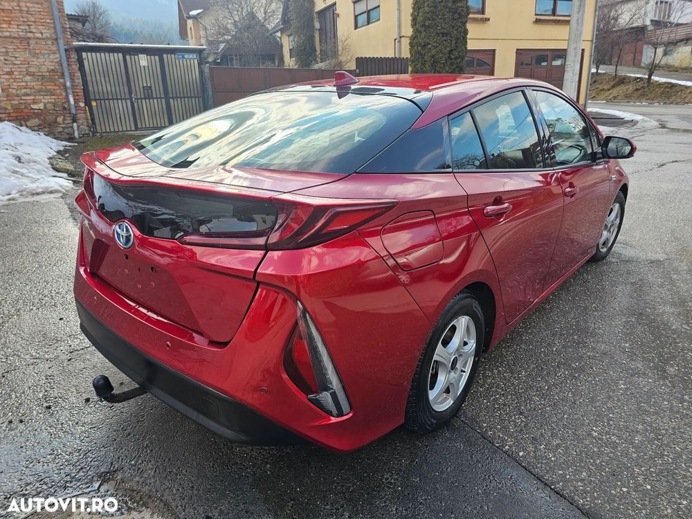 Toyota Prius (Hybrid) Life - 9