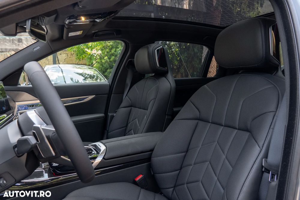 BMW Seria 7 740d xDrive MHEV - 11