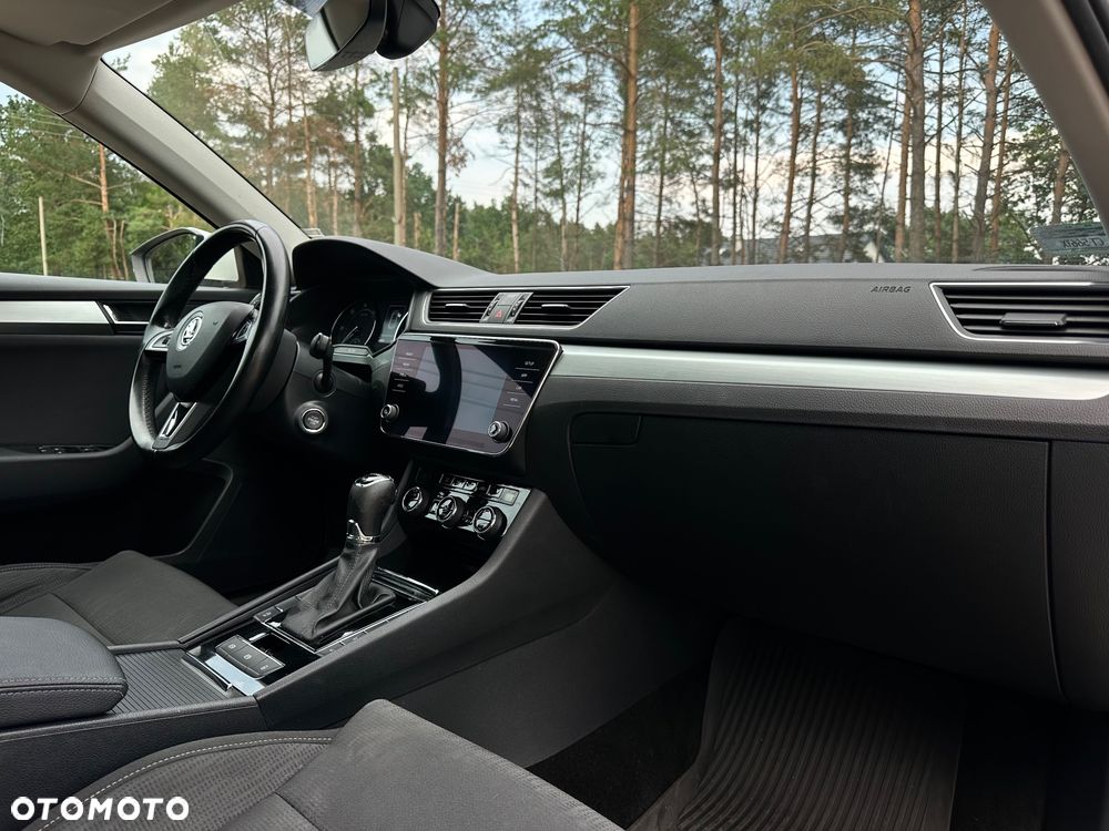 Skoda Superb 2.0 TDI Ambition DSG7 - 17