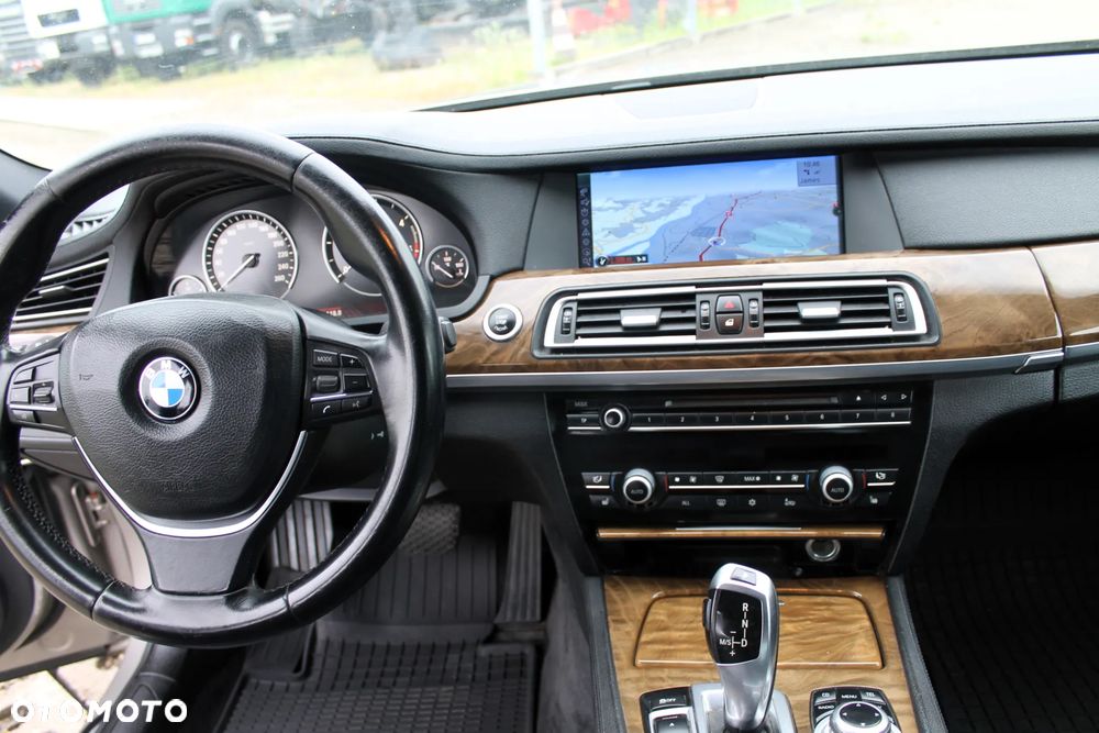 BMW Seria 7 730d Blue Performance - 17