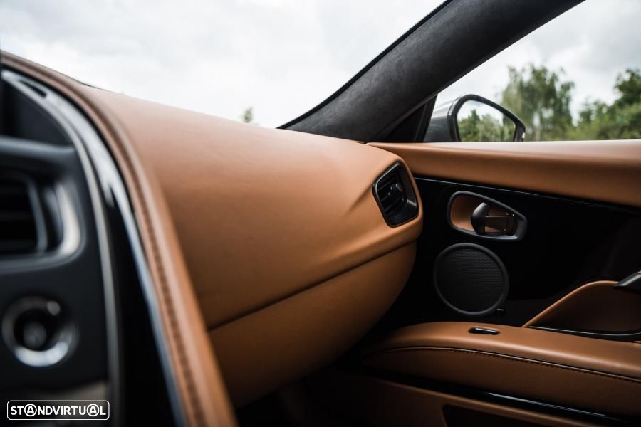 Aston Martin DBS Coupe Superleggera - 25