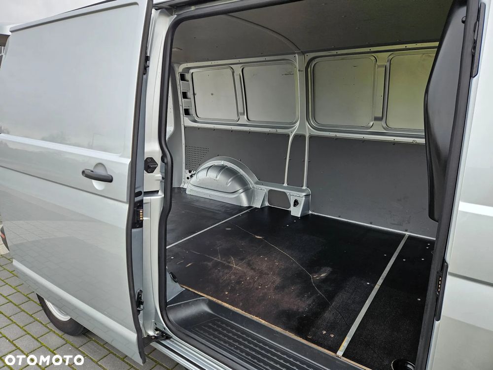 Volkswagen Transporter LONG 2.0TDI - 23