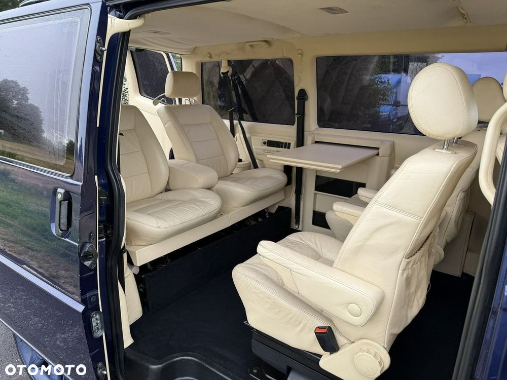 Volkswagen Multivan - 5