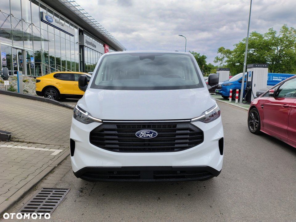 Ford Transit Custom - 13