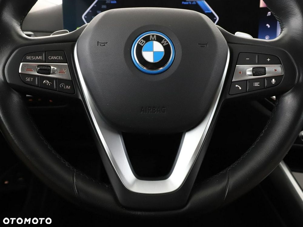 BMW Seria 3 320e PHEV xDrive - 23