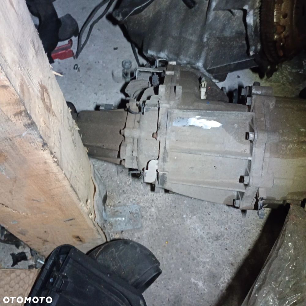 Reduktor skrzyni biegów Navara D23 2,3DCI automat - 2