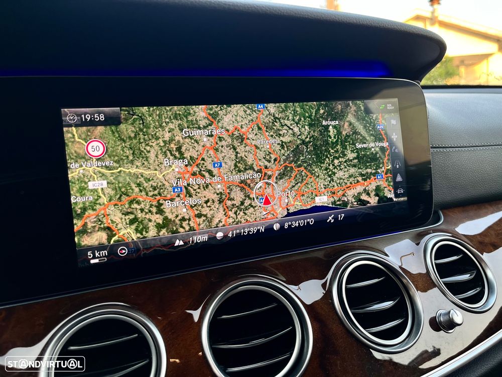 Mercedes-Benz E 220 d AMG Line - 32